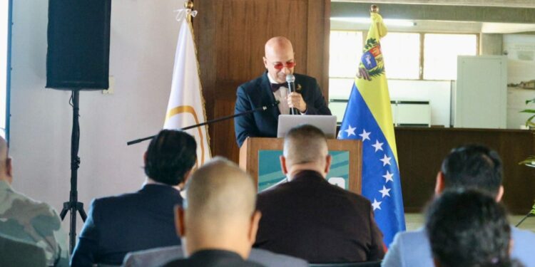 Fotografía del presidente de la Cavecom-e, Richard Ujueta, en la reunión de la mesa técnica de criptomonedas.