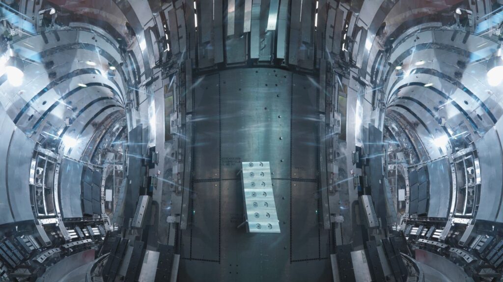 Foto interna de un reactor de fusión nuclear.