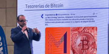 Aníbal Garrido, especialista venezolano en criptoactivos durante la Cumbre Crypto Global celebrada en Margarita al oriente de Venezuela.