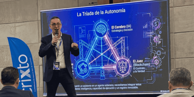 Carlos Moreno de Cavecom durante la Cumbre Crypto Global celebrada en Margarita al oriente de Venezuela.