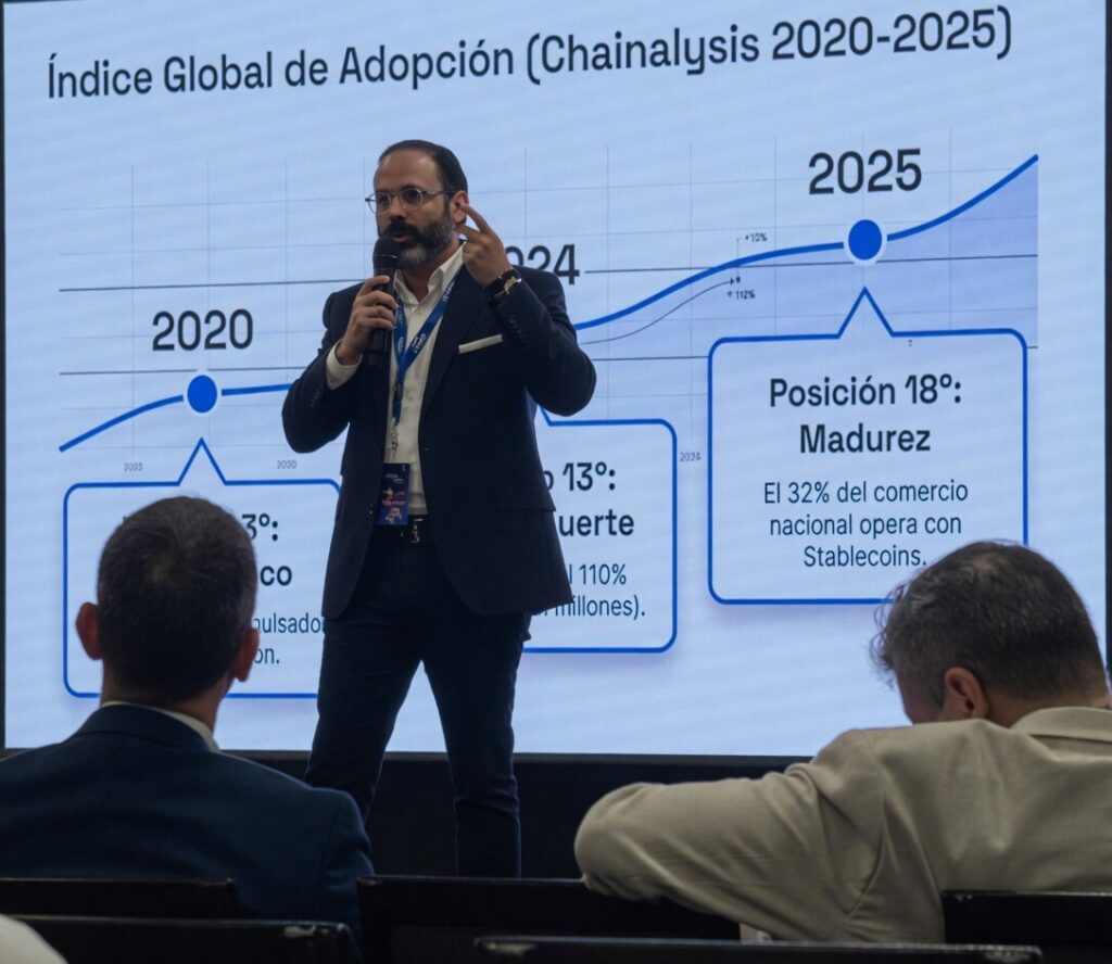 Eleazar Colmenares during a talk talking about Venezuela's position in the Chainalysis global index.