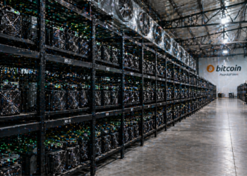 Un galpón con ASIC de minería de Bitcoin.