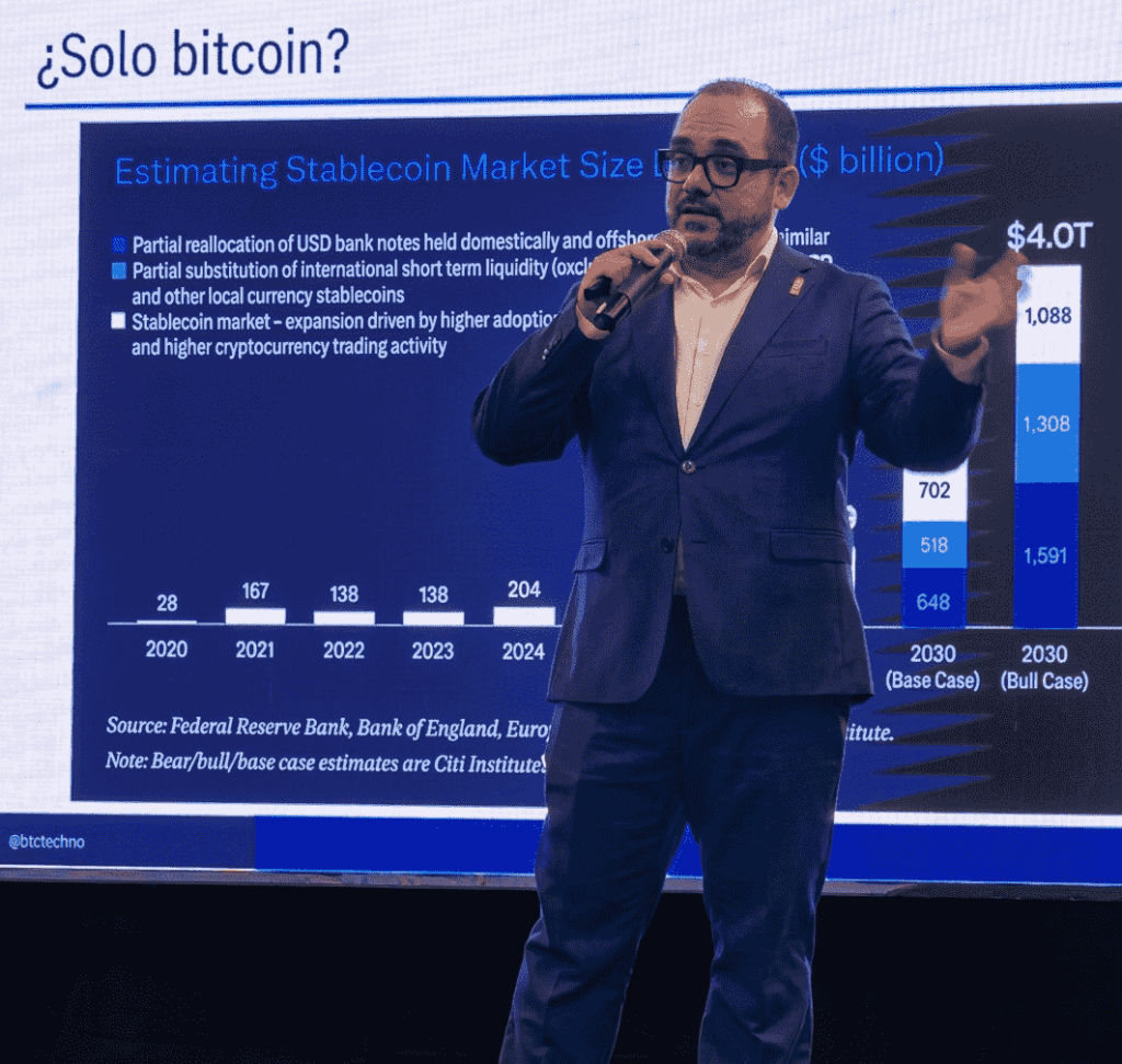 Foto de la participación de Aníbal Garrido en un evento en la isla de Margarita. Venezuela