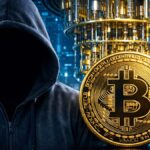 Una persona encapuchada junto a una moneda de Bitcoin y una computadora cuántica.