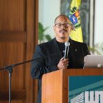 Fotografía del economista y profesor universitario, Aarón Olmos.