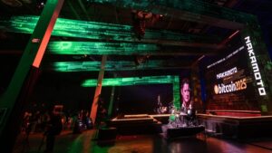 Fotografía de un escenario de la Conferencia de Bitcoin en 2025.