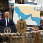 En primer plano, una moneda de bitcoin haciendo equilibrio sobre una soga. En el fondo, imágenes de Donald Trump hablando, un mapa del estrecho de Ormuz, ataques aéreos sobre Irán y un paisaje típico de Irán.