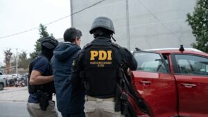 Fotografía de acusado apresado por funcionarios de la PDI.