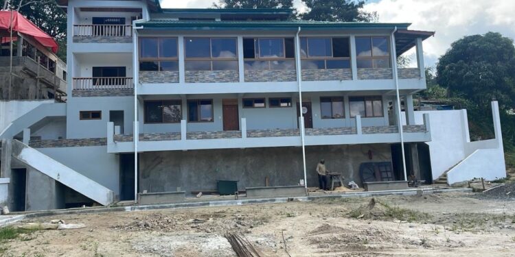 Fotografía del hotel de Bitcoin de República Dominicana en construcción.