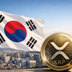 Bandera de Corea del Sur ondeando con una moneda de XRP en primer plano.