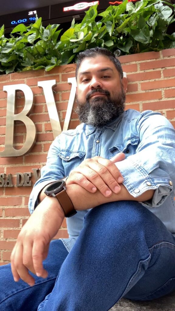 Fotografía del profesor Alexis Lugo.