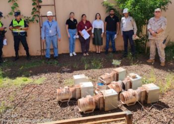 Fotografía de los mineros incautados por ANDE en el operativo.