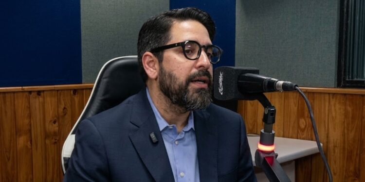 Fotografía del economista venezolano Asdrúbal Oliveros.