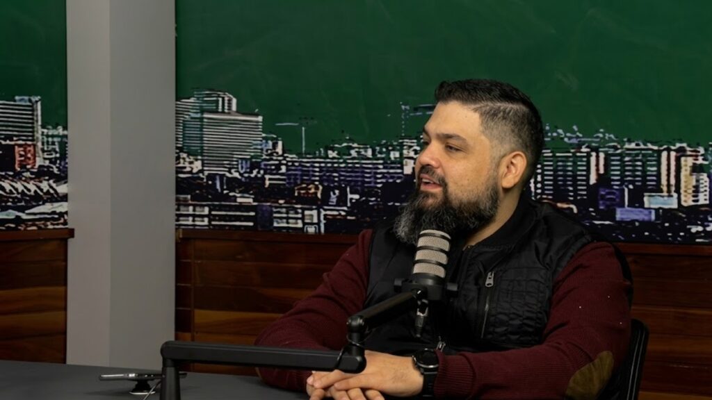 Fotografía del profesor Alexis Lugo.