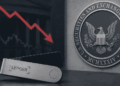 una wallet de ledger junto al logo de la SEC.
