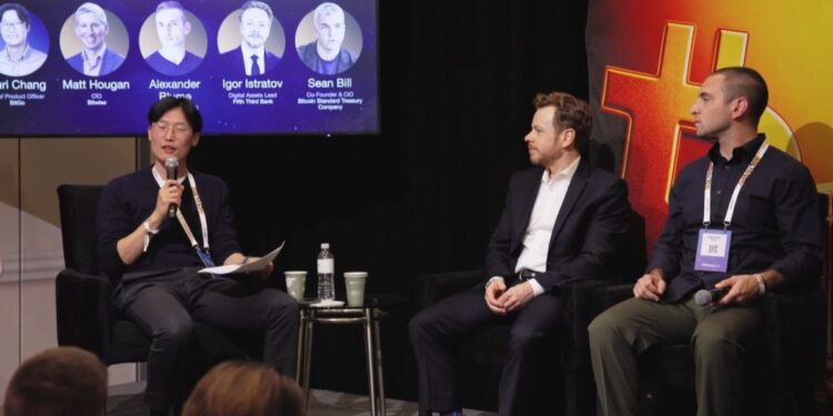 Nuri Chang director de producto de BitGo, Alexander Blume de Two Prime e Igor Istratov de Fifth Third Bank durante BitGo’s High Roller Summit