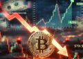 Moneda de bitcoin con gráfico con caída de precio mientras suben los rendimientos de los bonos del Tesoro de EE.UU.