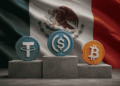 Bandera de Mรฉxico. Bitcoin y stablecoins en el podio.