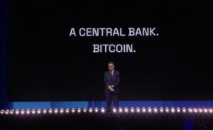 El gobernador del banco central de Chequia habla en la Bitcoin 2026