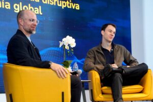 El presidente del Banco de Venezuela junto con el cofundador de Coinbase