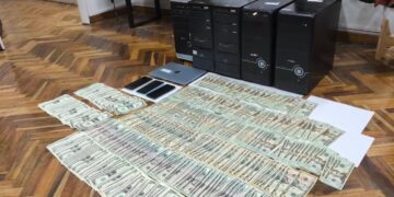 Fotografía de parte de lo incautado en los allanamientos en Argentina.