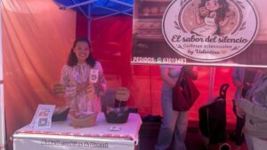 Fotografía de Valentina en su emprendimiento en El Prado, Bolivia.