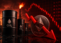 Barriles de petróleo frente a una moneda de Ethereum agrietada mientras una gran flecha roja apunta hacia abajo