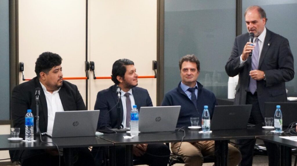Fotografía de los participantes del taller de tokenización en la CNV Argentina.
