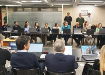 Fotografía de los participantes del taller de tokenización en la CNV Argentina.