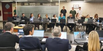Fotografía de los participantes del taller de tokenización en la CNV Argentina.
