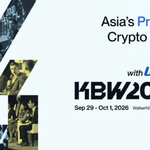 Banner del evento KBW2026 sobre criptomonedas con textos promocionales a la derecha y fotos diagonales.
