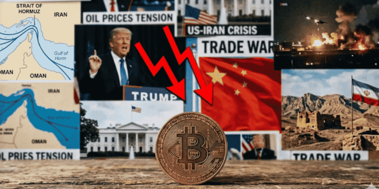 Primer plano: moneda de bitcoin sobre una mesa. En el fondo: imágenes del estrecho de Ormuz, la bandera de China, guerra aérea, bandera de Irán y el presidente Trump hablando.