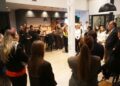 Fotografía de grupo de especialistas en criptomonedas reunidos con el presidente de la CNV Argentina.