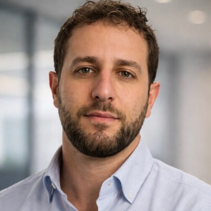 Fotografía de Sebastián Cordero, economista.