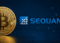 Logo de Sequans y moneda de bitcoi, sobre fondo azul.