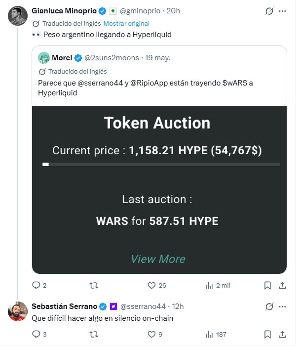 Comentarios en X y una tabla que muestra la subasta para reservar el ticker wARS en Hyperliquid.