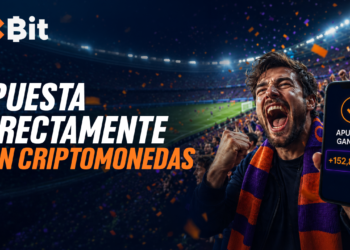Persona con expresión de entusiasmo de fondo con la frase: Apuesta con criptomonedas