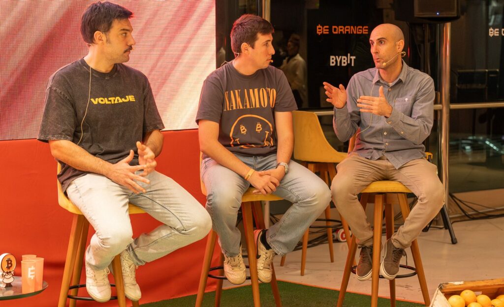 Conferencia en el evento Be Orange en Uruguay sobre Bitcoin.