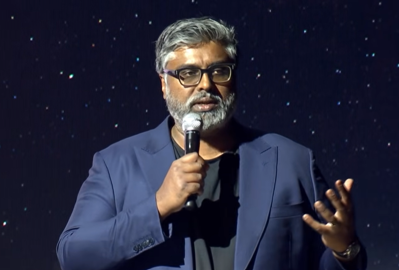 Niki Ariyasinghe durante su participación en World Crypto Forum.