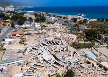 Devastación tras los doble sismos en La Guaira, Venezuela