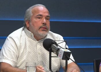 Fotografía del economista y director de Ecoanalítica, Alejandro Grisanti.