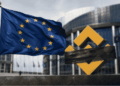 Bandera de la Unión Europea. El logo de Binance censurado.