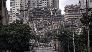 Fotografía de un edificio en La Guaira, Venezuela, golpeado por los terremotos.
