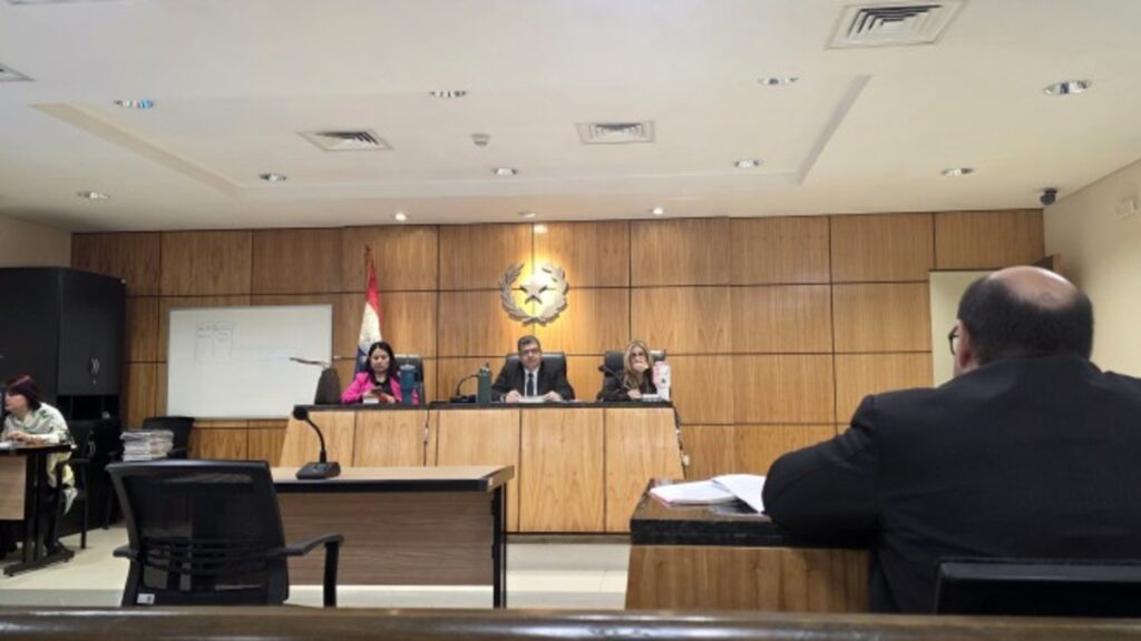 Fotografía del juicio en contra de los mineros de Bitcoin paraguayos.