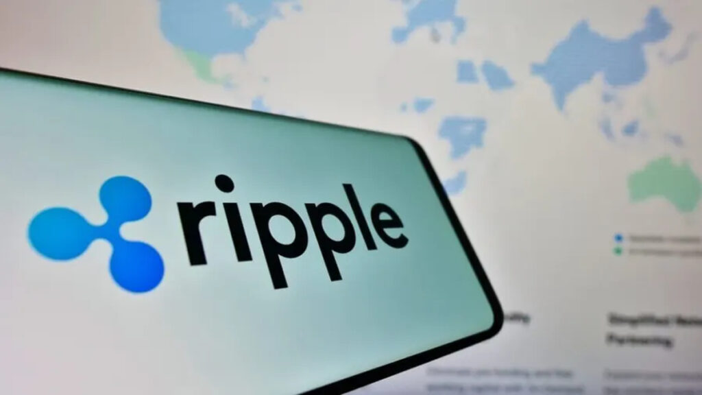 Pantalla de teléfono que refleja el logo de Ripple.