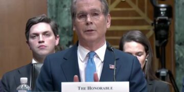 El secretario del Tesoro, Scott Bessent ofrece declaraciones ante el Comité de Finanzas del Senado.