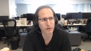 Matthew Sigel durante su participación en The Wolf Of All Streets Podcast.