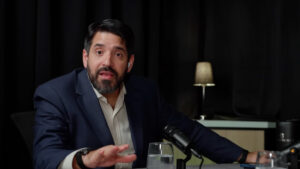 Fotografía del economista Asdrúbal Oliveros.