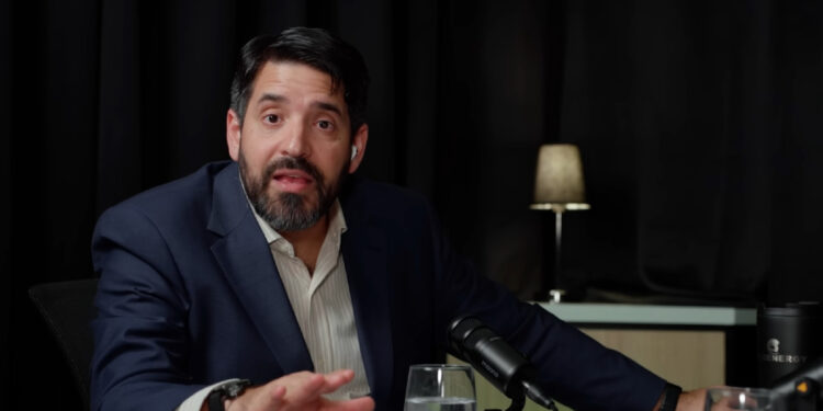 Fotografía del economista Asdrúbal Oliveros.