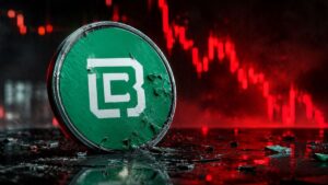 Moneda verde deteriorada con el logo de Balance Coin frente a un gráfico financiero en caída roja.